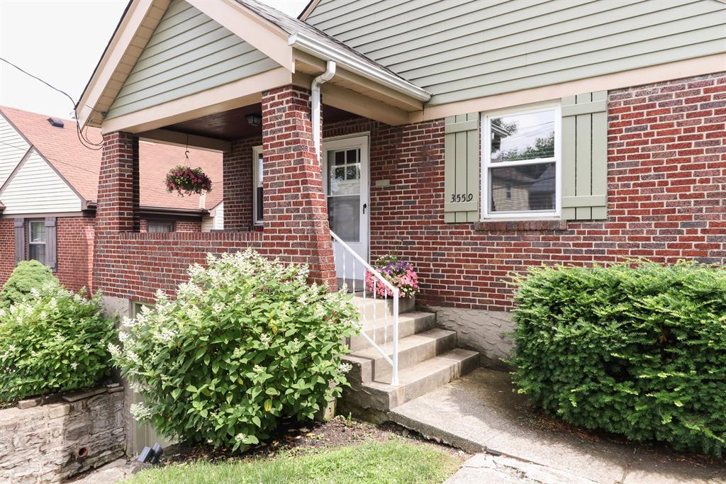 Entrance for 3559 Harrow Ave Oakley, OH 45209