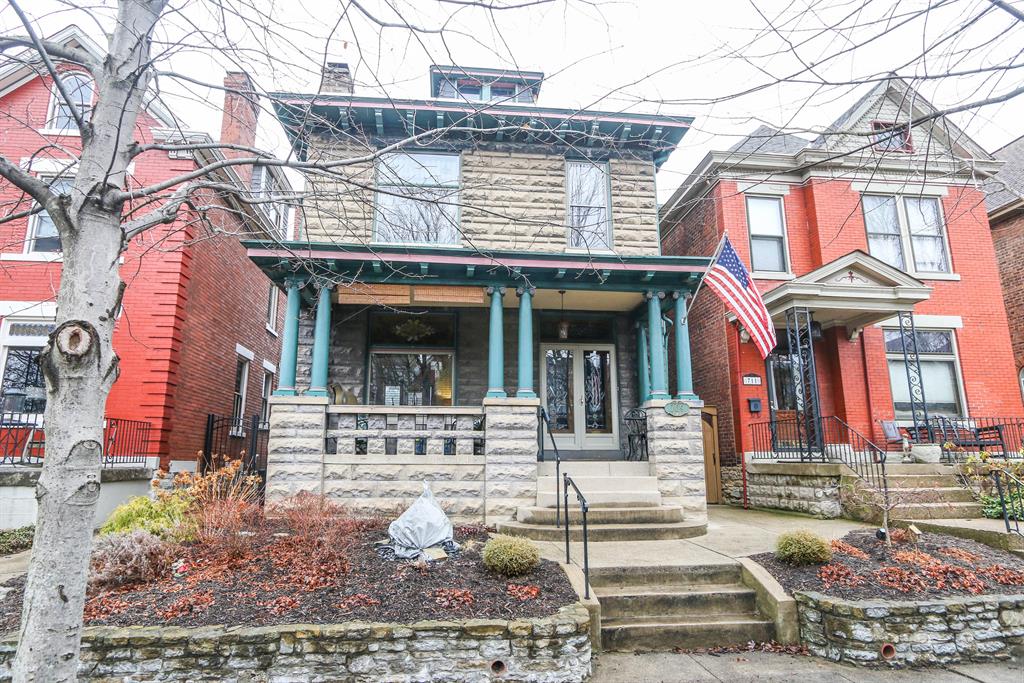 709 Maple Ave