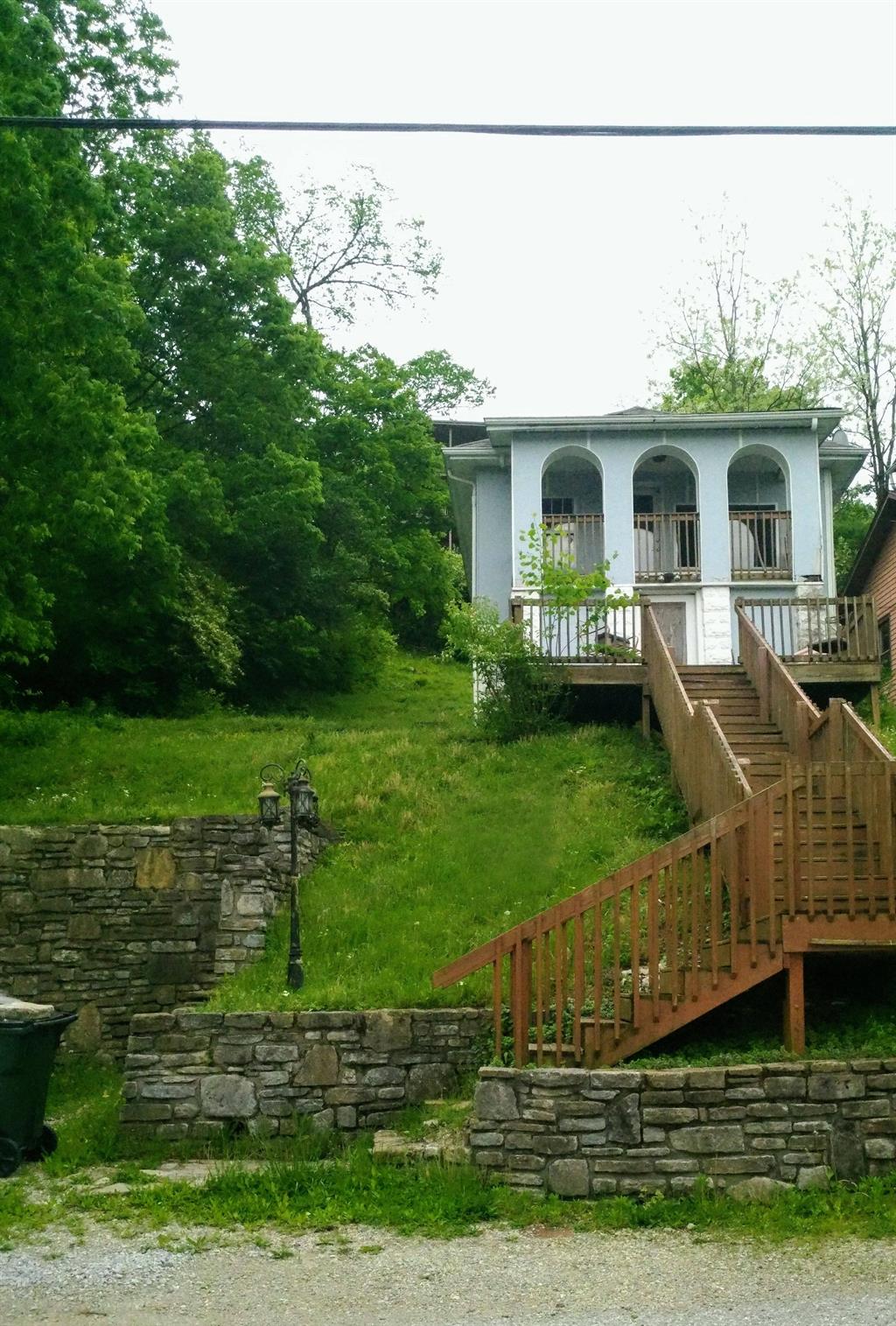 68 Grandview Ave