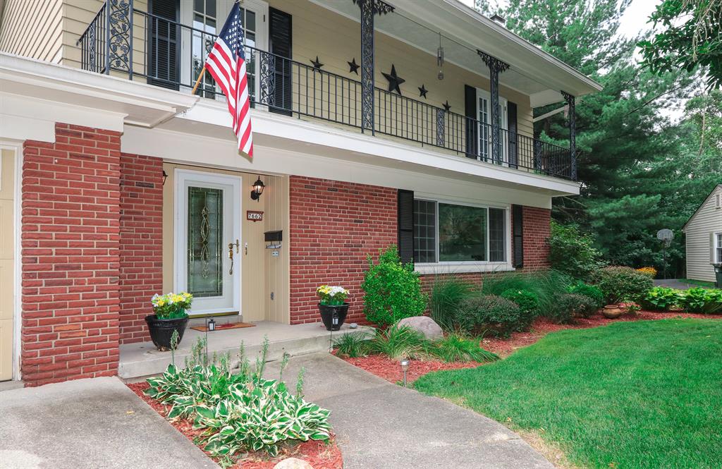 Entrance for 7662 Pinemeadow Ln Finneytown, OH 45224