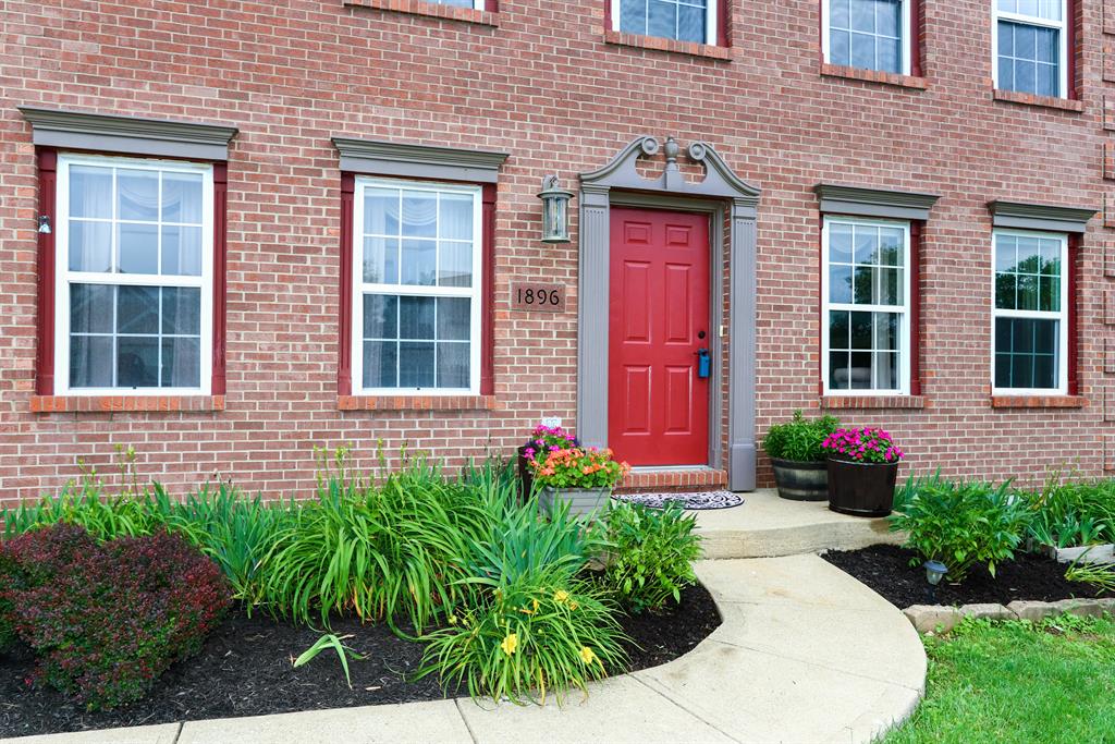 Entrance for 1896 Falcon Crest Cir Hebron, KY 41048