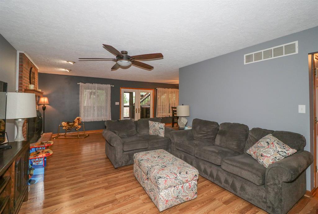 Living Room for 10176 Cedarwood Dr Union, KY 41091