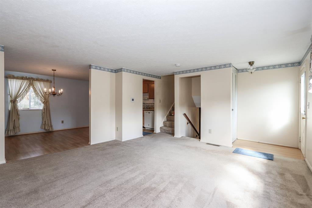 Living Room for 4076 Circlewood Dr Erlanger, KY 41018