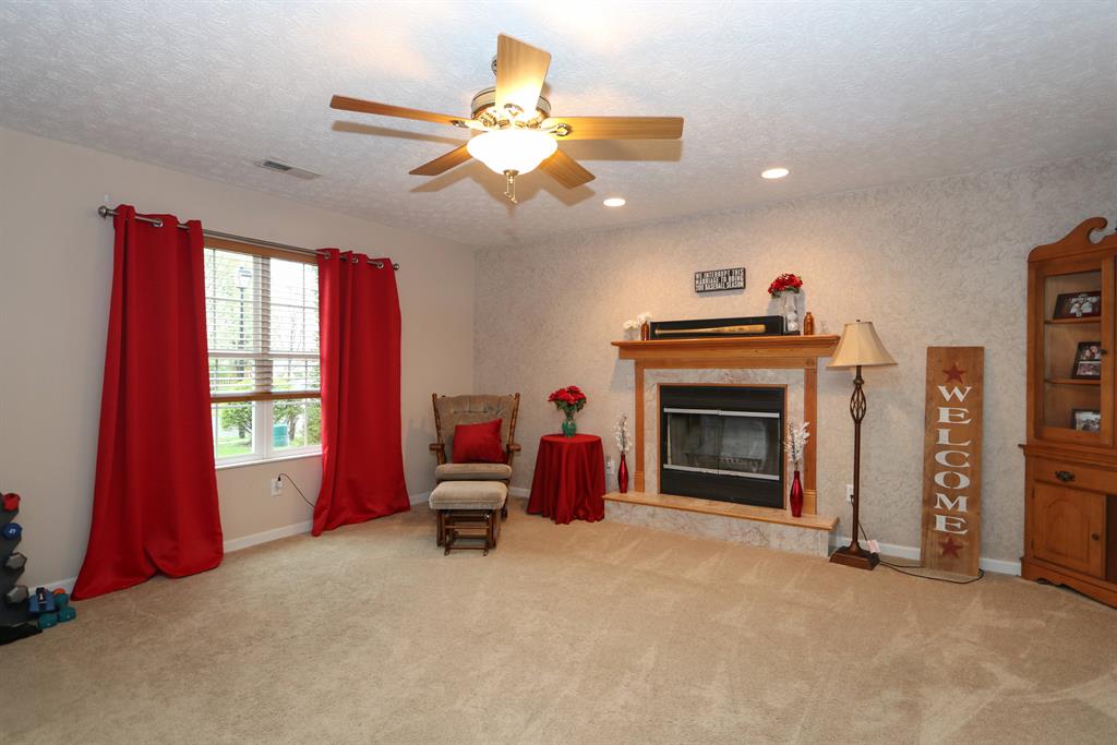 Living Room for 2321 Faircreek Ridge Dr Fairborn, OH 45324