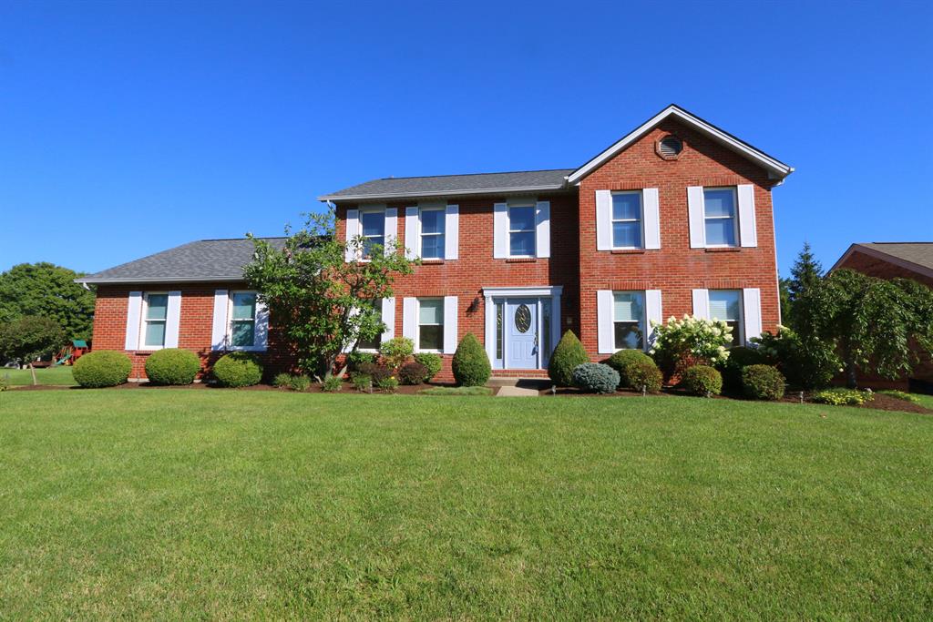 6 Red Clover Ct