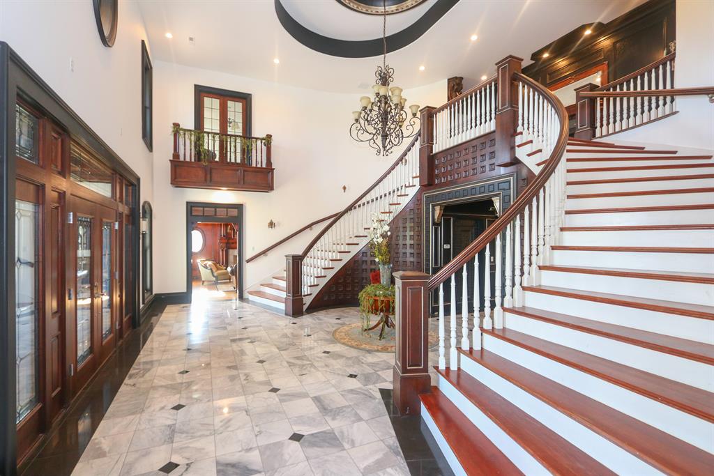 Foyer for 21563 Fox Road Guilford, IN 47022