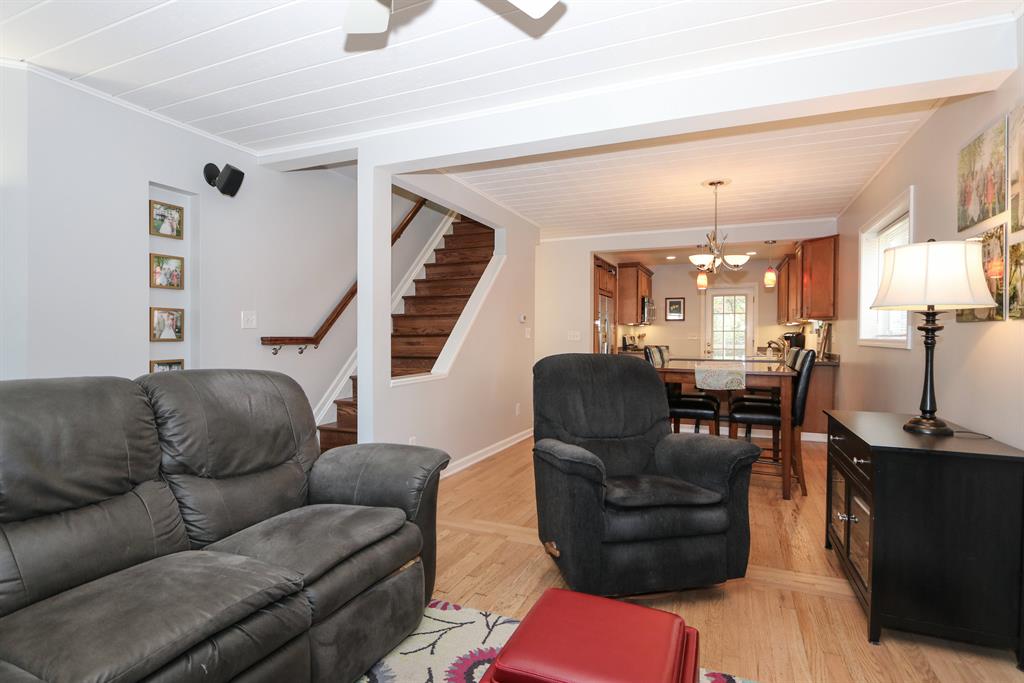 Living Room image 2 for 16 Charmaine Cir Fort Mitchell, KY 41017