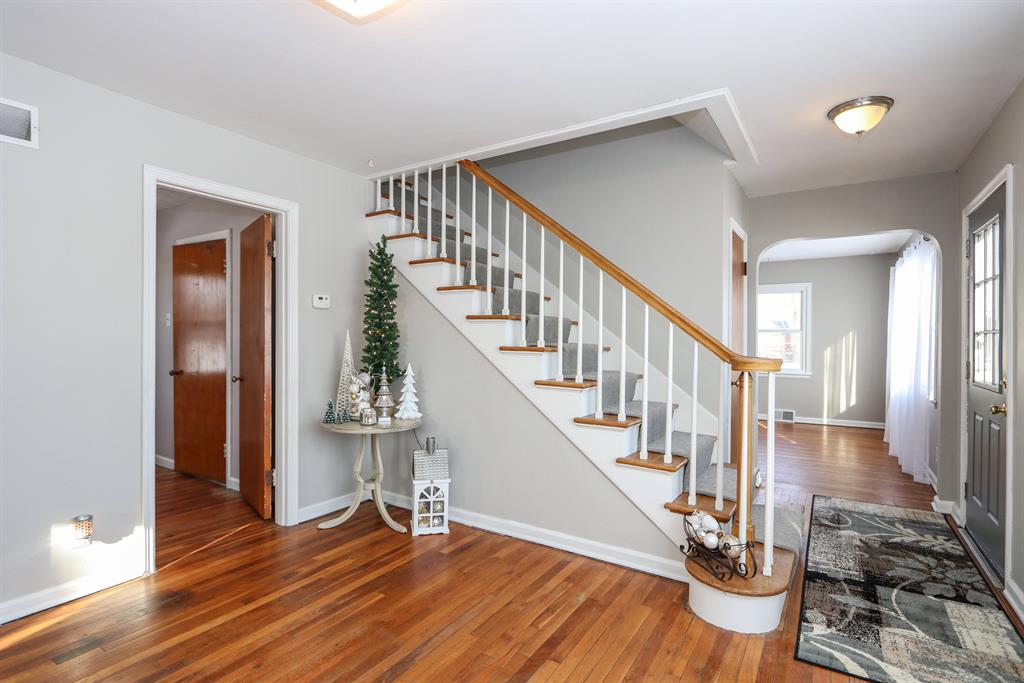 Foyer for 1021 S Miami St West Milton, OH 45383