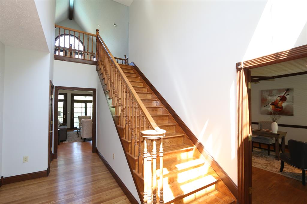 Foyer for 5904 Chancellor Ln Hamilton Twp., OH 45152