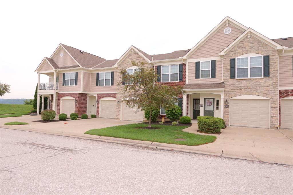 3899 Spire Cir