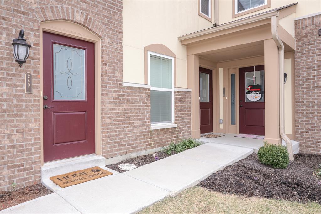 Entrance for 2501 Ambrato Way Covington, KY 41017