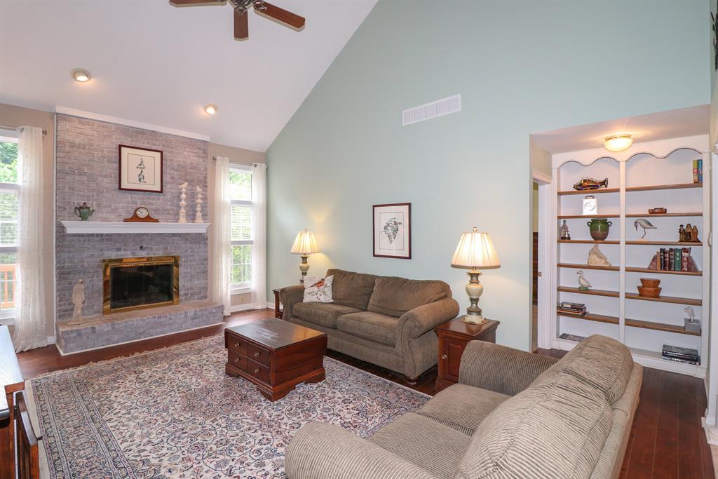 Living Room for 115 Whispering Woods Ln Alexandria, KY 41001