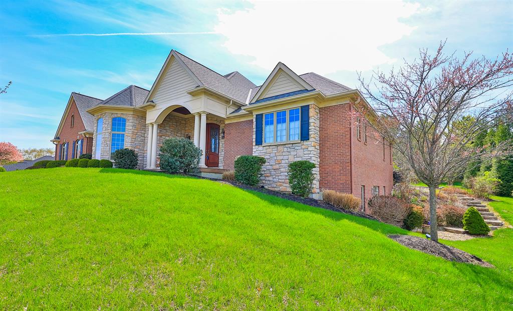 Exterior (Main) 2 for 939 Squire Oaks Villa Hills, KY 41017