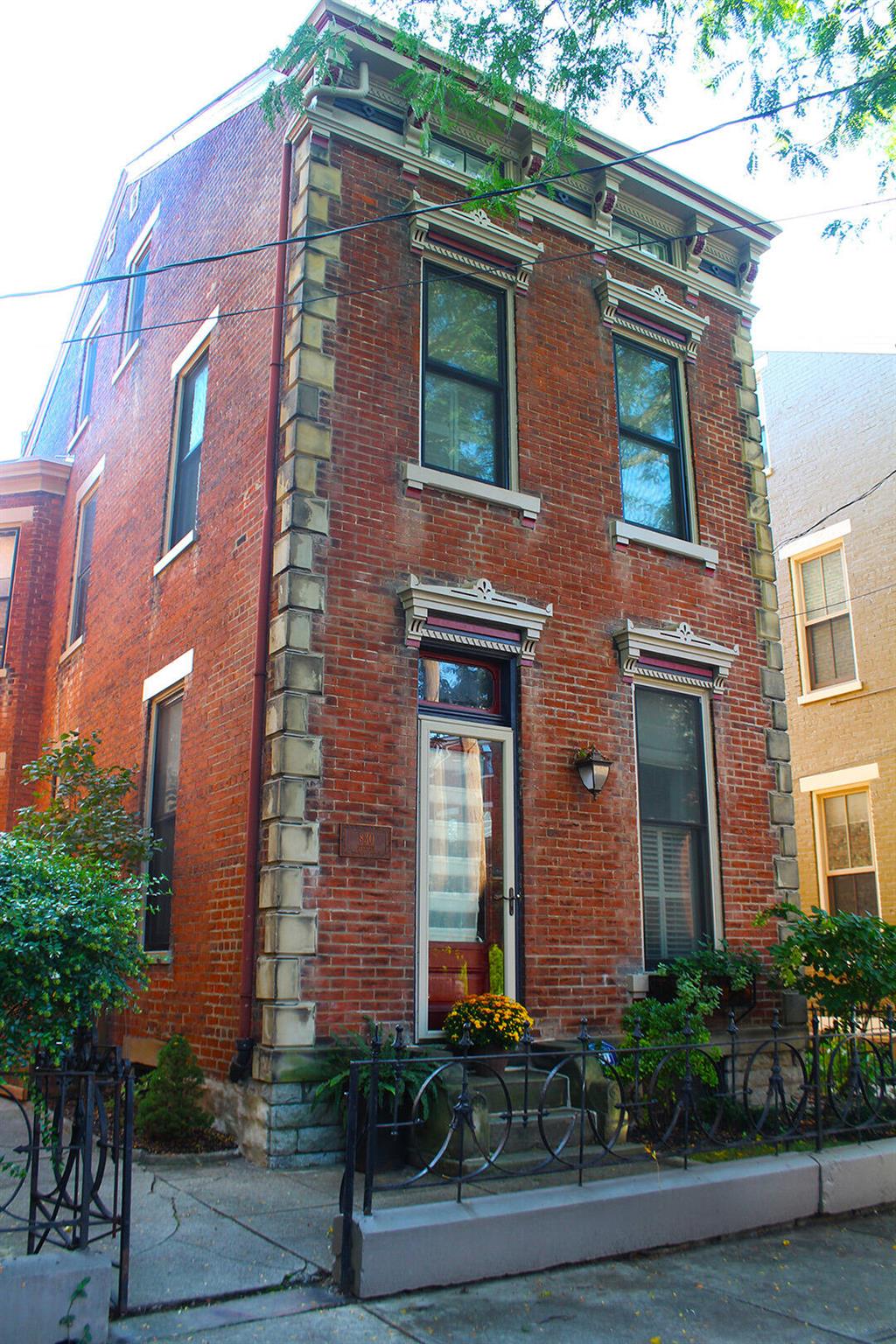 830 Overton St