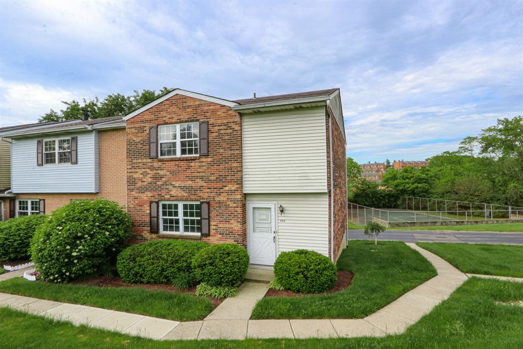 456 Maple Circle Dr Springdale, OH