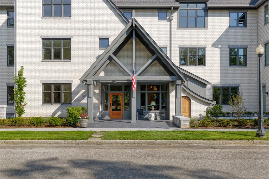 Entrance for 3818 Miami Rd, 203 Mariemont, OH 45227