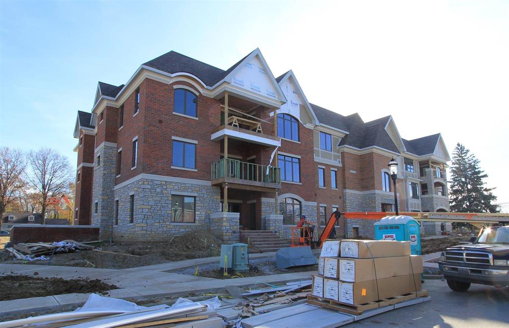 9506 Park Manor, 301