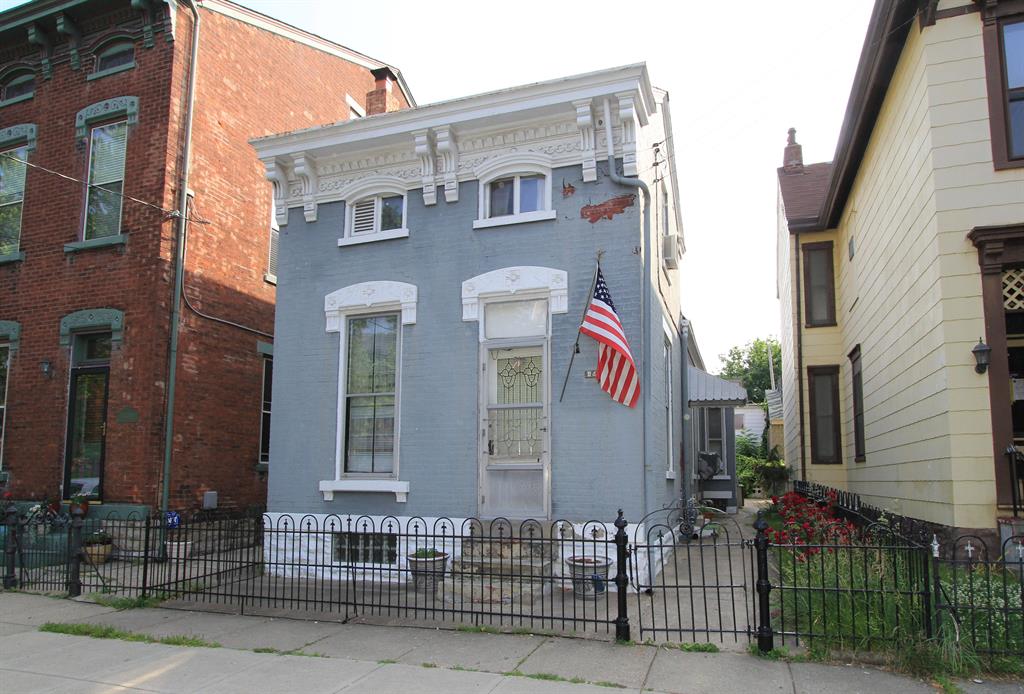 843 Overton St