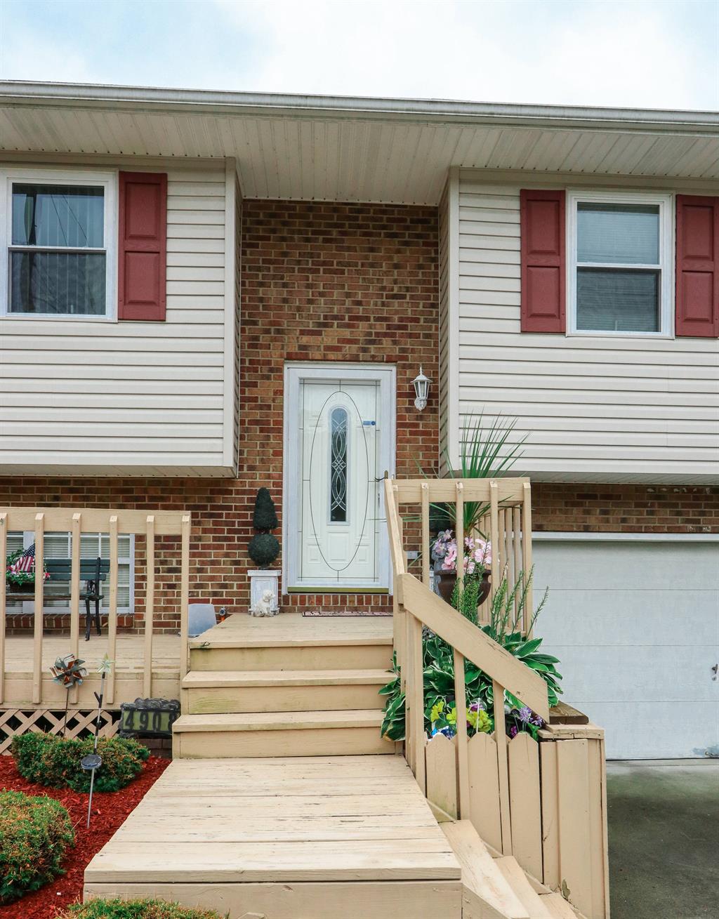 Entrance for 4908 Caprice Dr Middletown South, OH 45044