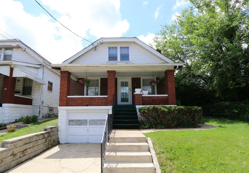 3 E 30th St