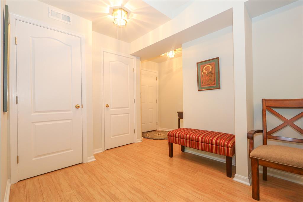 Foyer for 5305 Cooper Rd, E Montgomery, OH 45242