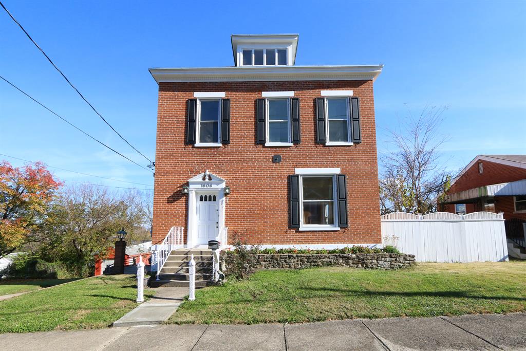 1606 Monroe St
