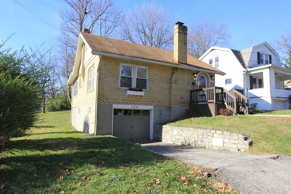 133 Center St