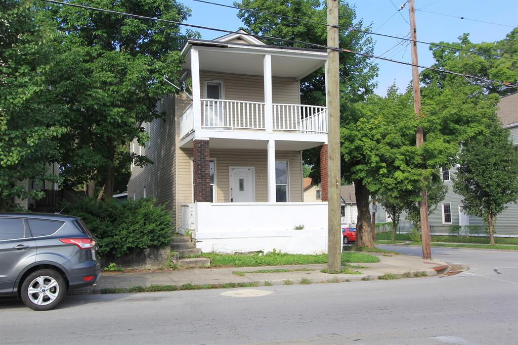 3501 Latonia Ave