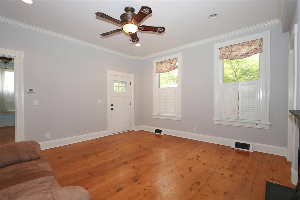 Living Room for 6553 Hayes Rd Bridgetown, OH 45248