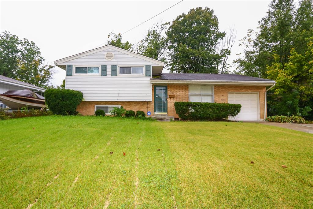11431 Fiesta Ct Forest Park, OH