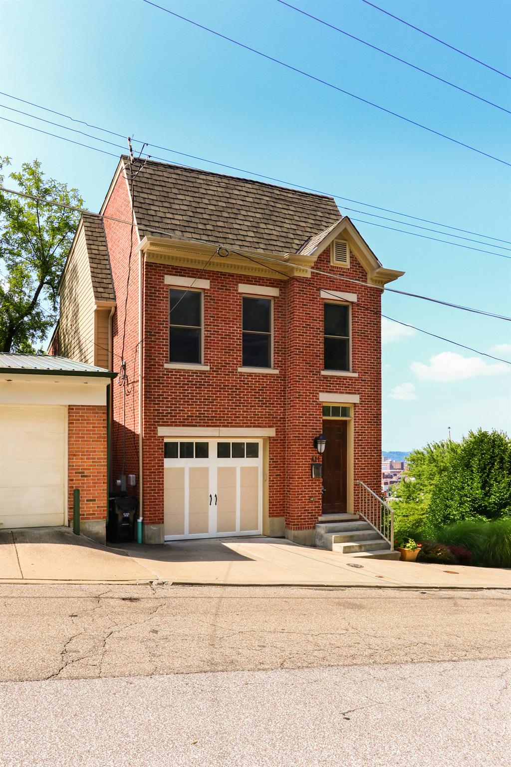 Exterior (Main) 2 for 421 Boal St Mt. Auburn, OH 45202