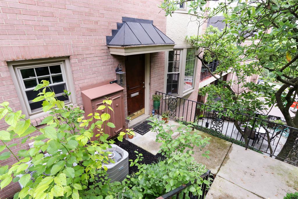 Garden/Landscaping for 854 Rue De La Paix, B4 Clifton, OH 45220