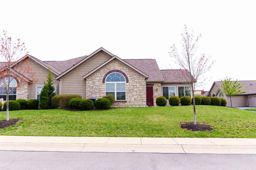 9090 Royal Oak Ln