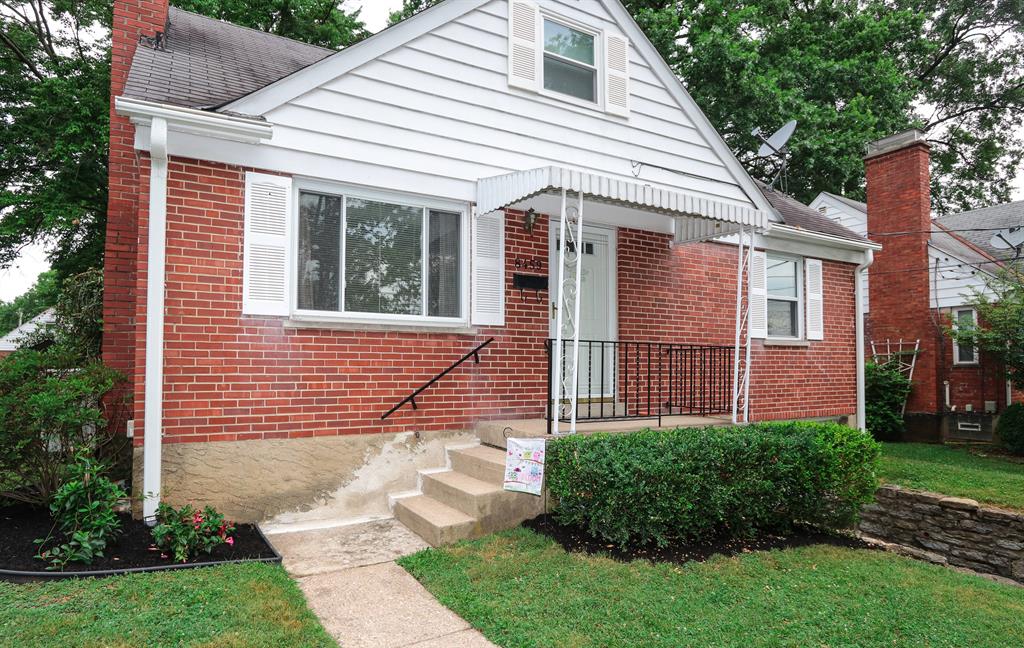 Entrance for 8459 Wexford Ave Dillonvale, OH 45236