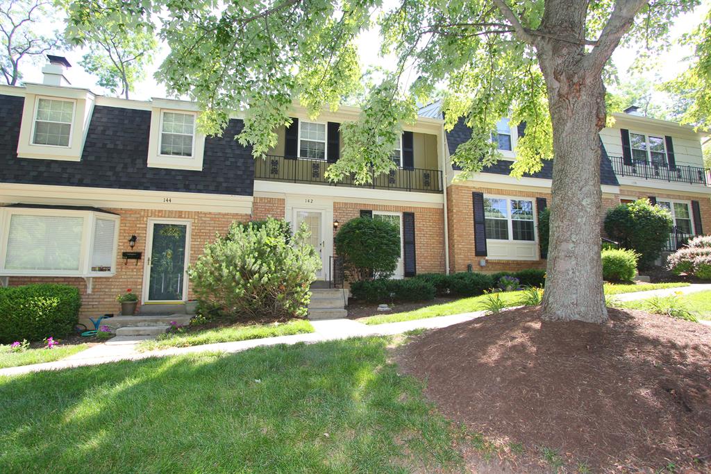 142 Deauville Ct