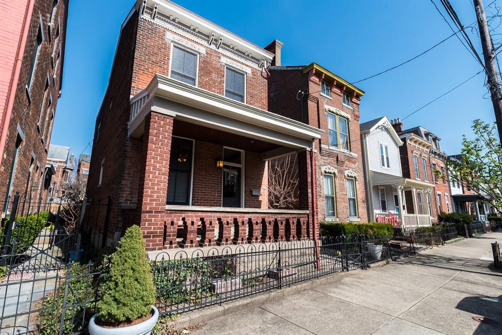 810 Willard St