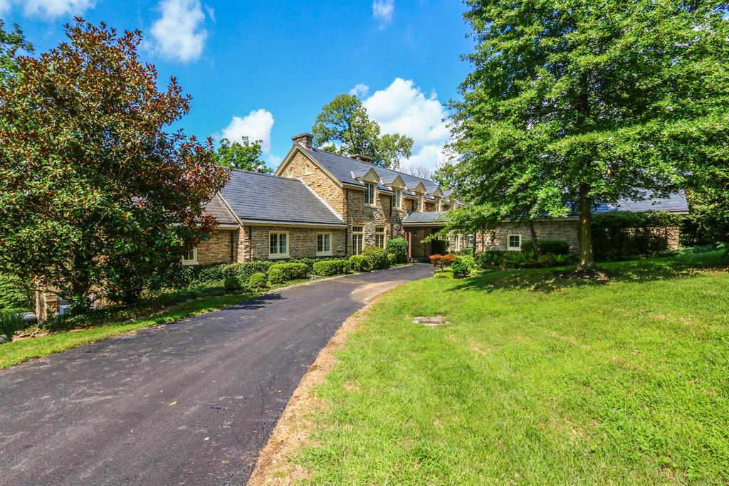 7310 Sanderson Pl Indian Hill, OH