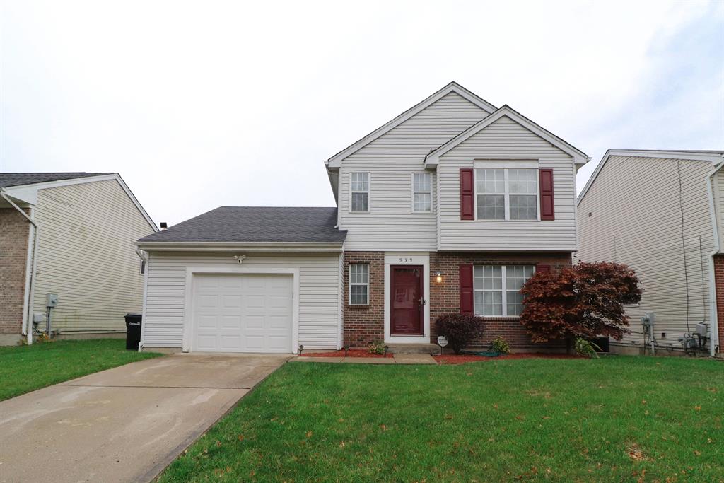 939 Venetian Ter College Hill, OH