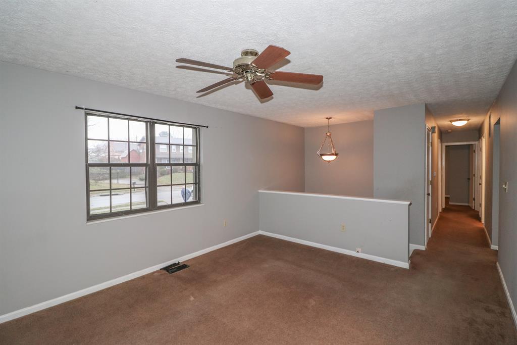 Living Room image 2 for 755 Meadow Wood Dr Villa Hills, KY 41017