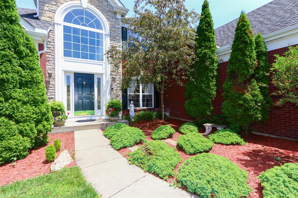 Entrance for 1834 Knollmont Dr Florence, KY 41042