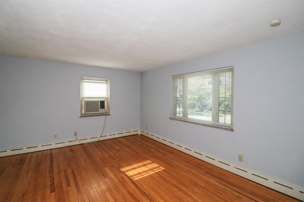 Living Room image 2 for 3362 Everson Ave Oakley, OH 45209