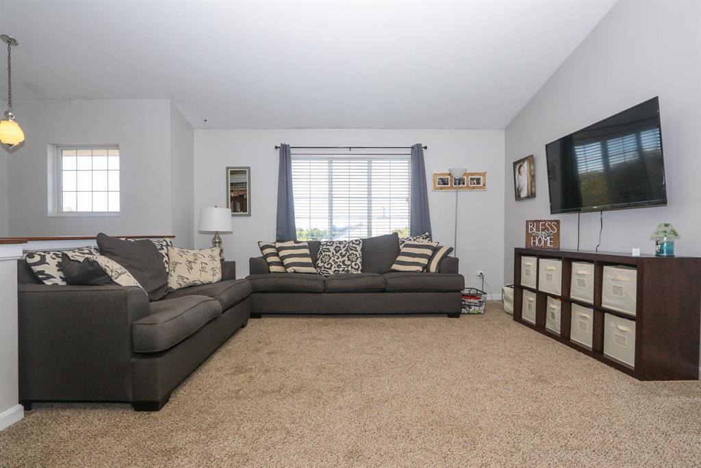 Living Room for 9909 Cobblestone Blvd Independence, KY 41051