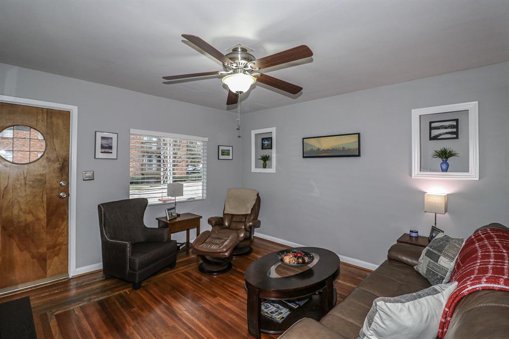 Living Room image 2 for 3623 Tarpis Ave Hyde Park, OH 45208