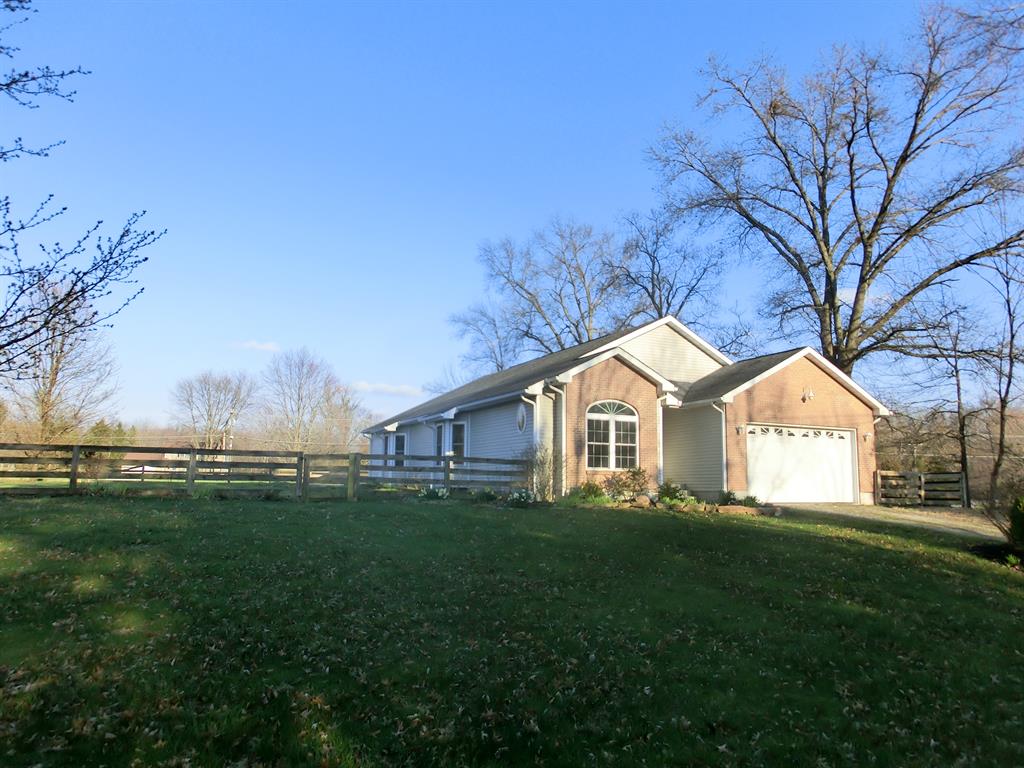 1323 1325 Rhine Dr