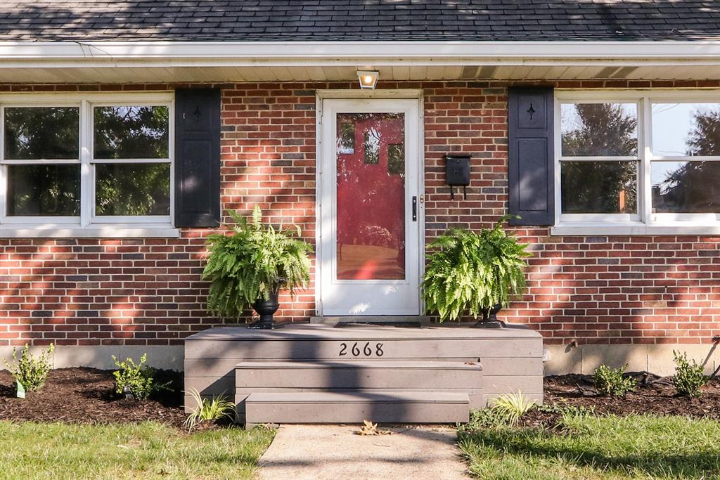 Entrance for 2668 Van Deren Lakeside Park, KY 41017