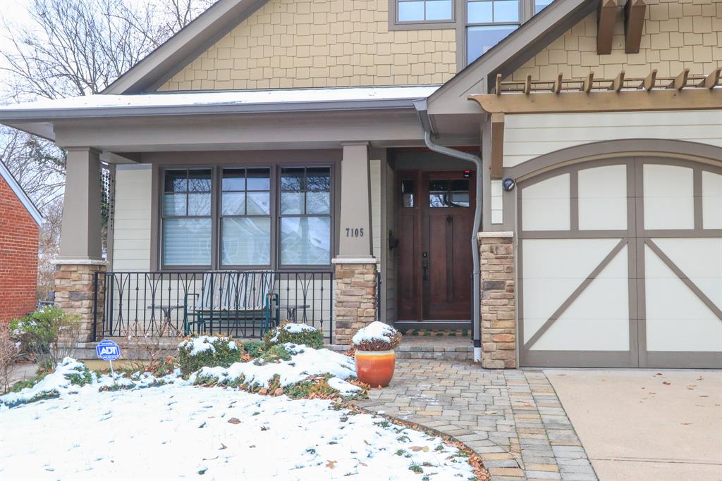 Entrance for 7105 Summit Ave Madeira, OH 45243