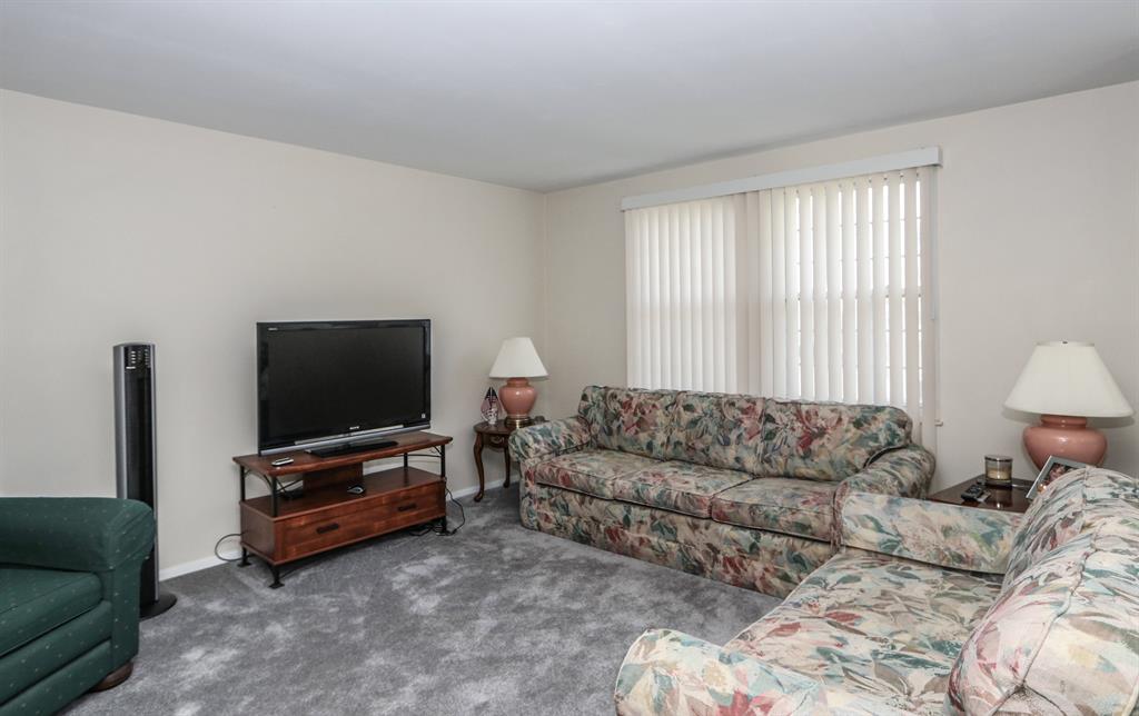 Living Room for 106 Aleshire Farm Cir Union, OH 45322