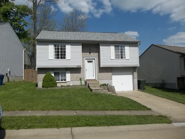 4049 Woodchase Dr