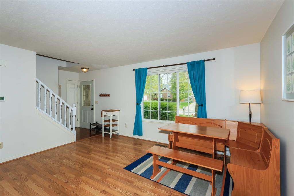 Living Room for 1229 Edinburgh Ln Union, KY 41091