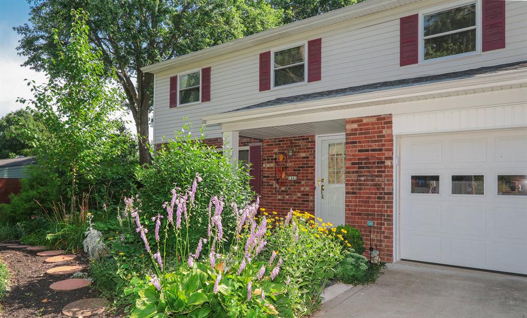 Entrance for 1662 Hilltree Dr Anderson Twp., OH 45255